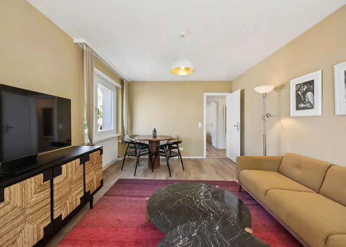 Up&great - Cozy 3br Combi شقة *