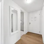Up&great - Cozy 3br Combi ציריך