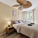 Up&great - Cozy 3br Combi דירה