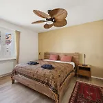Up&great - Cozy 3br Combi דירה