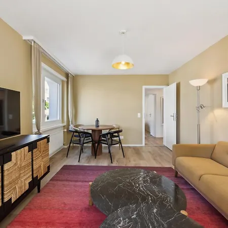 Up&great - Cozy 3br Combi شقة *