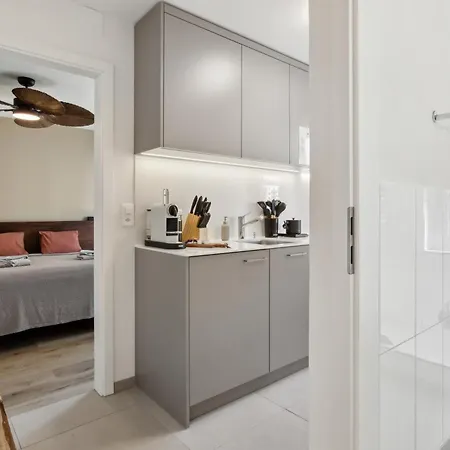 Up&great - Cozy 3br Combi شقة *